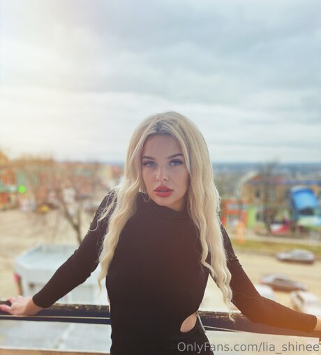 Shine Lia perfekte sexy fotos