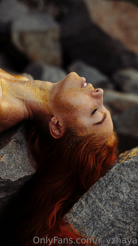 R Yzhaya erwachsene hd bild