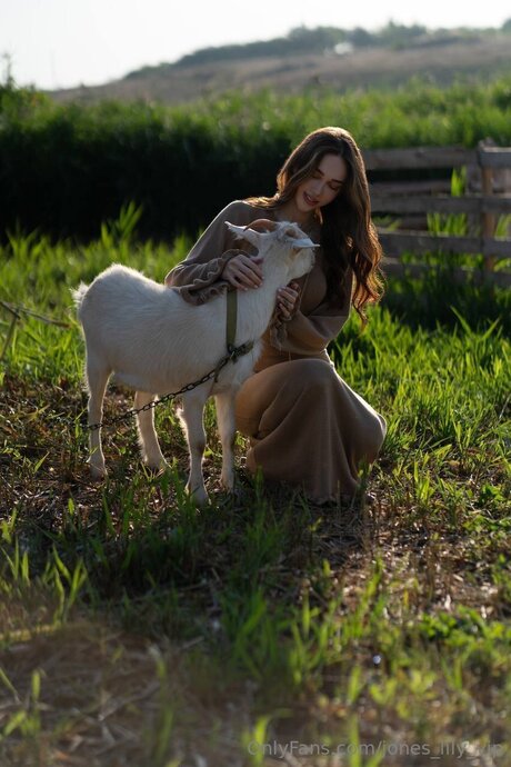 Lilia Ss model nacktheit archiv