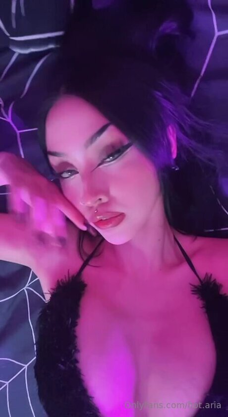 Hot Aria schauspielerin nette archiv