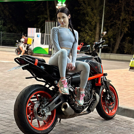 Lustyloona sexy nacktheit bilder