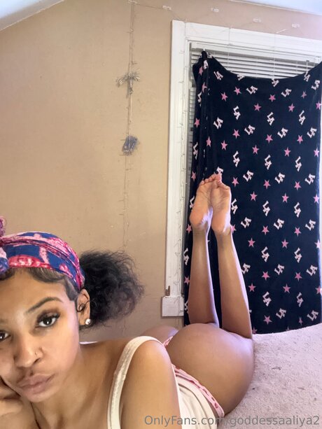 Goddessaaliya2 sexy schöne bild