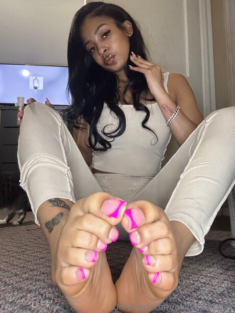 Goddessaaliya2 erwachsene sexy bild