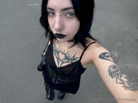 Dollyluxee schauspielerin akt bild