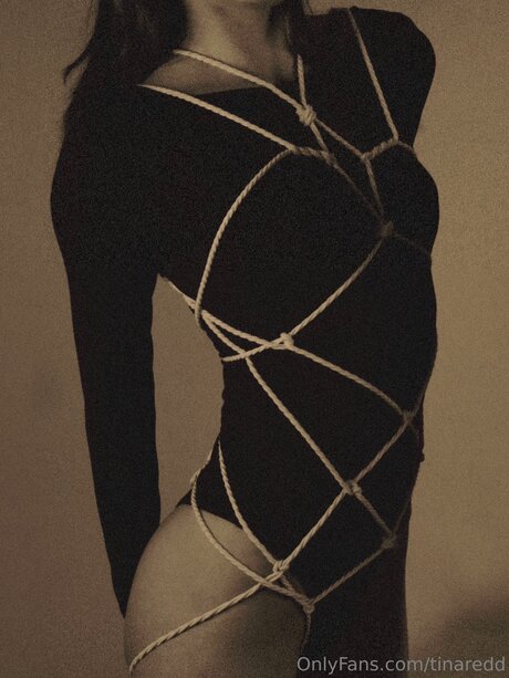 Tinaredd top pornografische bild