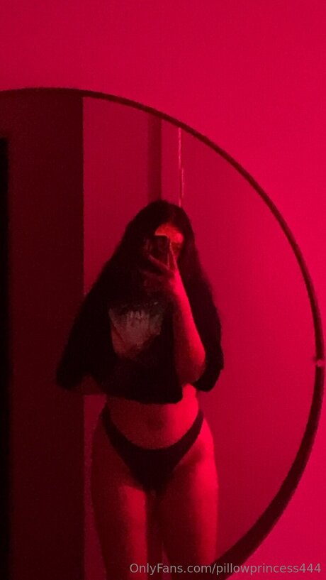 Pillowprincess444 kunst sexy bild