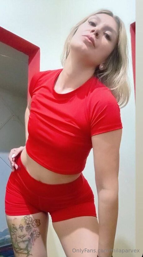 Milaparvex erwachsene nette foto