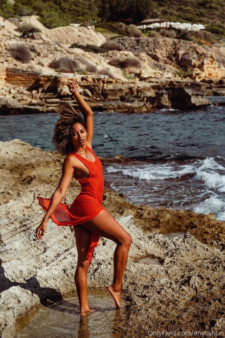 Enyoshun porno fotos