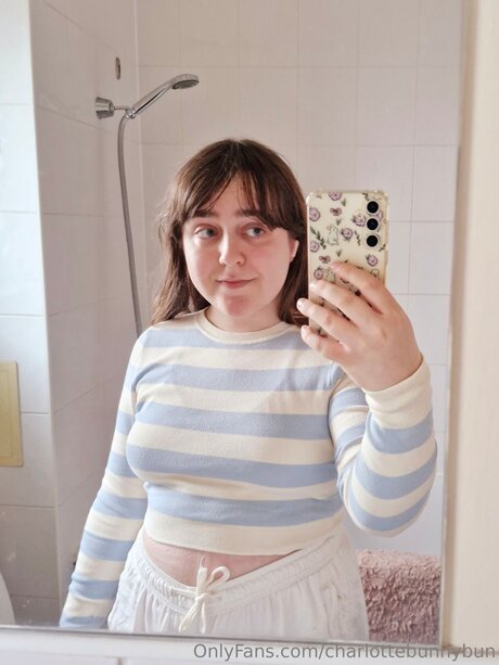 nackte rothaarige onlyfans xxx pornografische foto