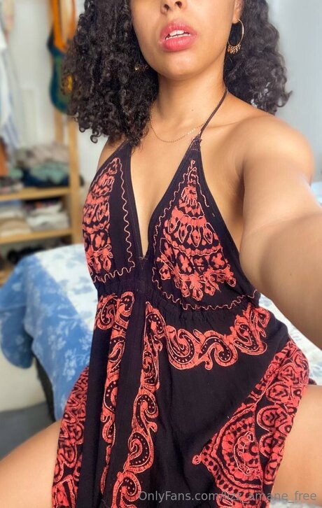 Lizz Nks heiße nackte bilder