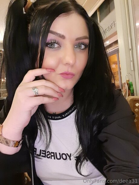 Deea31 pornostar akt foto