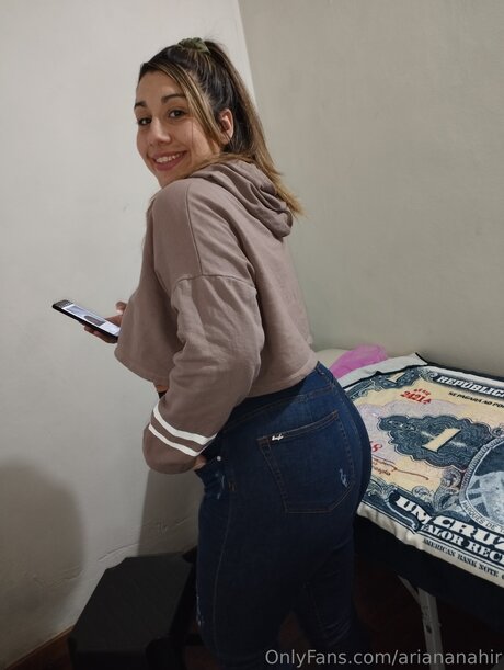 Arisnai top akt bilder