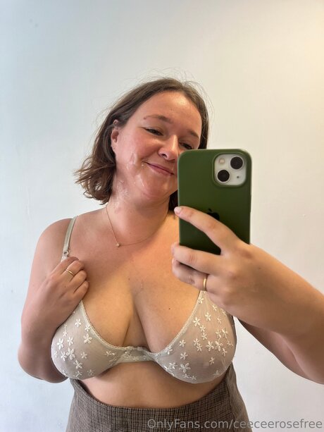 asiatische berühmte onlyfans schöne top foto