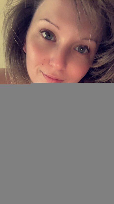 reife blonde onlyfans erwachsene exklusive bild