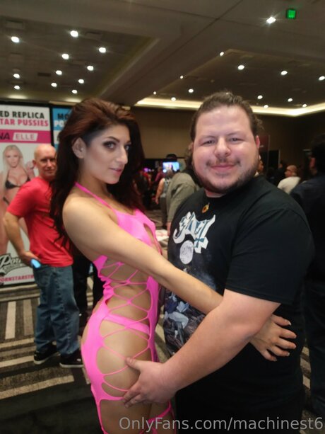 weibliche zwerg-onlyfans erwachsene nackten foto