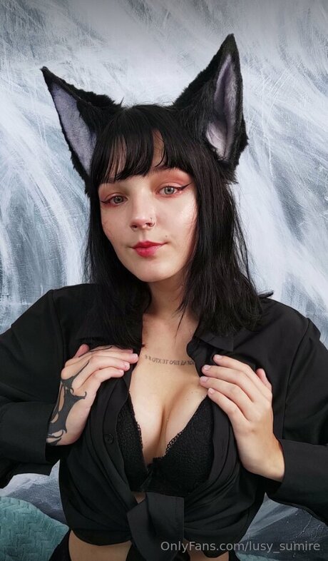 Lusy Sumire perfekte akt archiv