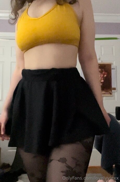 Lovelyylexx model hd bilder