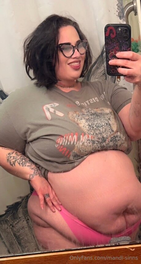 Mandi Sinns nackt pornographische bilder