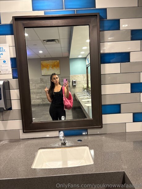 Youknowwafaabae nackt akt bild