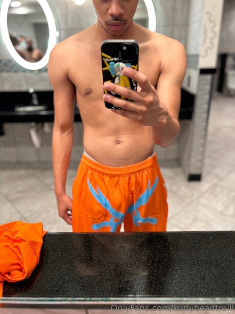 Kurlyheadtrelll schauspielerin kunst archiv