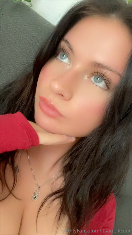 Itsariellexxx porno pornostar fotos