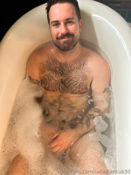 Canadiancub30 erotische akt fotos