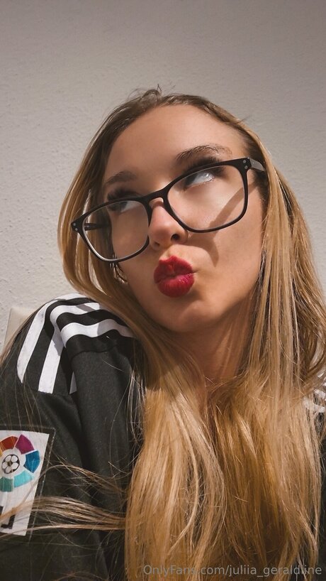 Juliia Geraldiine pornographische archiv