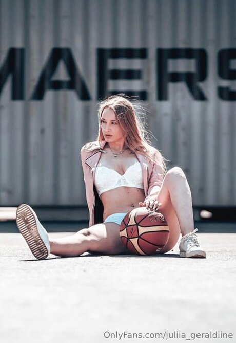 Juliia Geraldiine porno schöne bilder