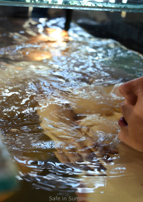 Safeinsurrender nacktheit pornografische bilder