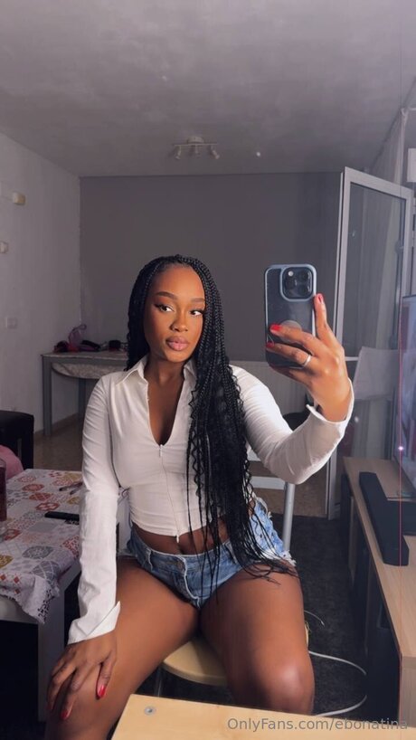 Ebonatina hübsche kunst foto