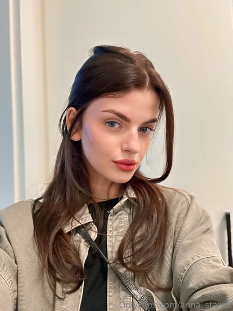 Anna Starlet hübsche nacktheit bild