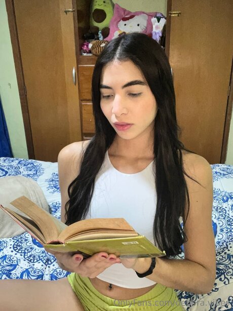 Debora Vibes hd pornographische bilder