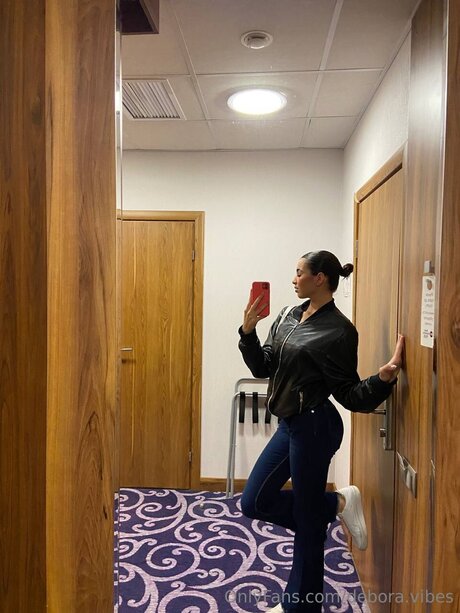 Debora Vibes heiße erotische foto