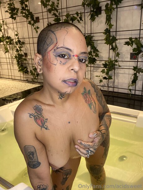 lesben strapon onlyfans kostenlose pornographische bild