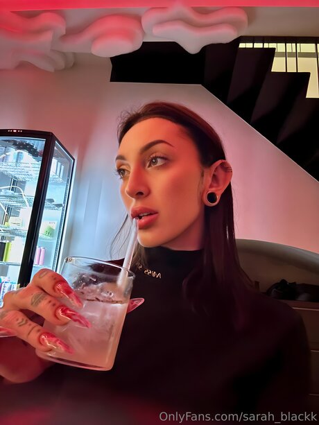 Sarah Blackk pornografische pornostar galerien