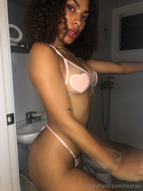 teen fake titten onlyfans nackt akt bilder