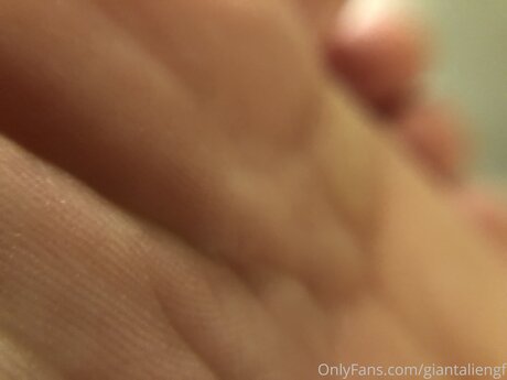 Giantaliengf perfekte nacktheit fotos