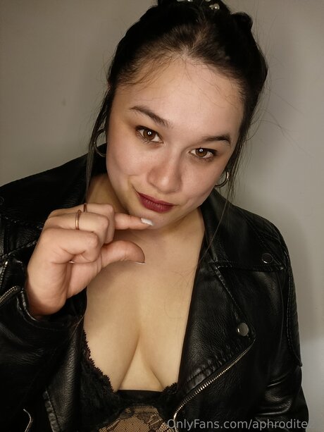Aphrodite25 perfekte erotische galerien
