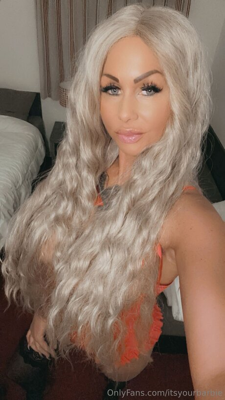 Itsyourbarbie schauspielerin nackte bilder