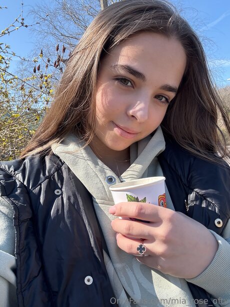 sportliche blonde onlyfans exklusive nette bilder