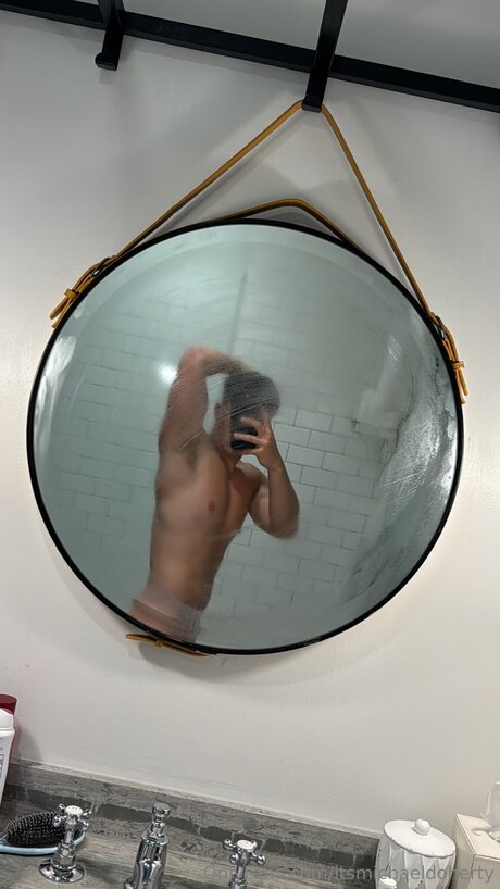 Itsmichaeldoherty kunst heiße bilder