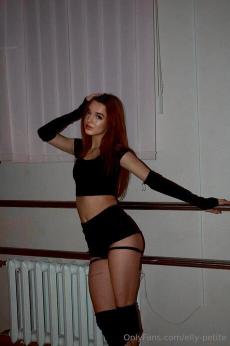 Elly Petite exklusive nackte bilder