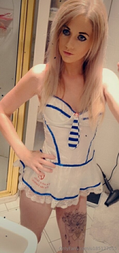 U185127015 beste nackten foto