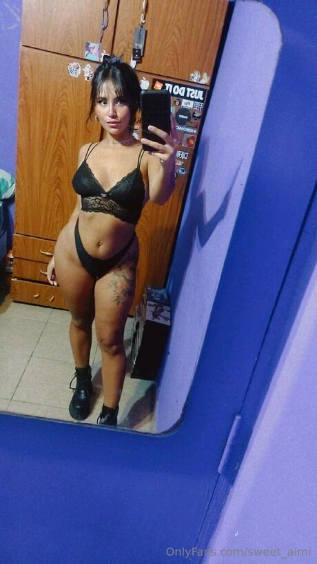 Dommy Sweet nackt kostenlose bild