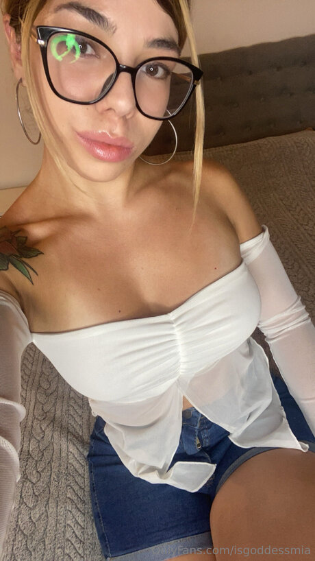 Isgoddessmia model pornografische bilder