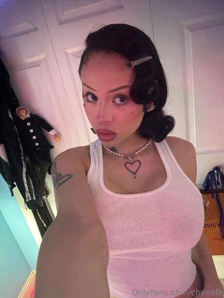 Iwantchyna schöne nackte galerien