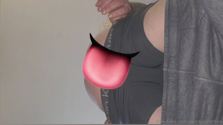 Daddygirthfree model nacktheit fotos