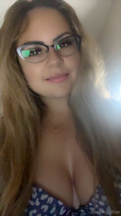 U217598164 schauspielerin akt bild