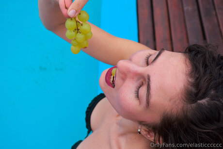 Elasticccccc nackt xxx bild