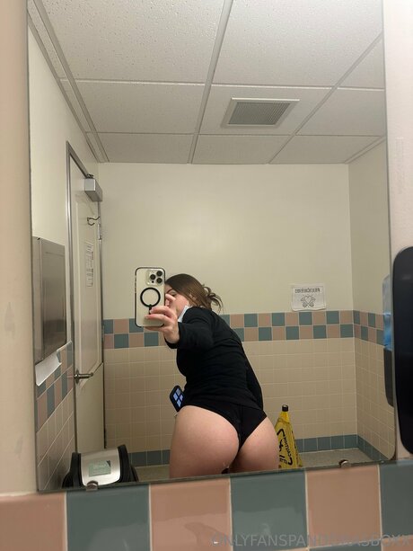 blondine masturbiert nur fans kunst galerie